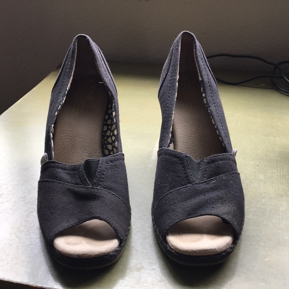 Toms, peep toe wedges, size 8.5.